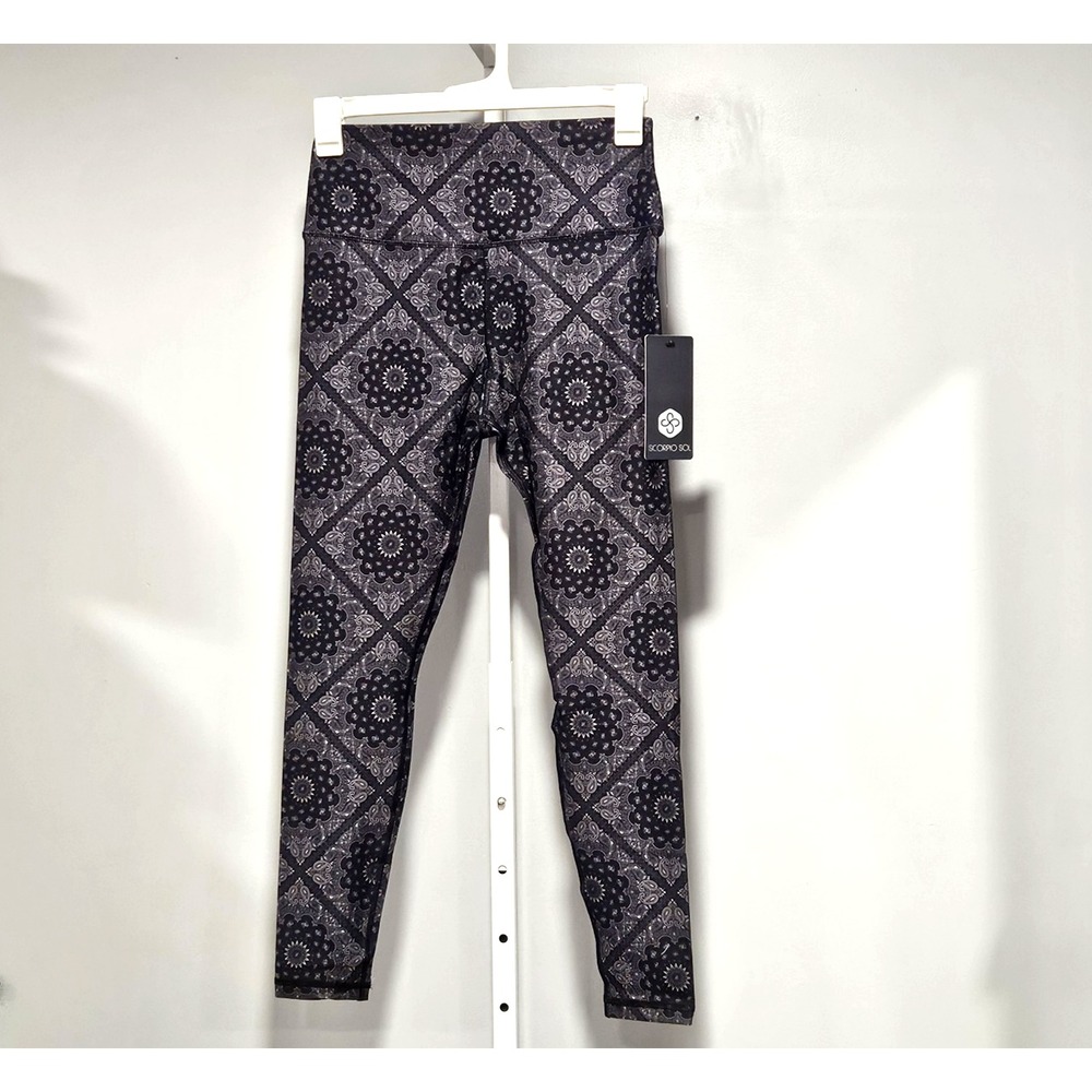 NWT Scorpio Sol M High Waist Soft Leggings Black Bandana Print Tapered Legs